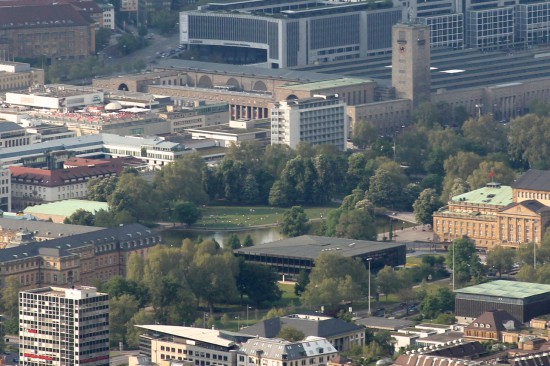Blick über Stuttgart mit dem Landtag in der Bildmitte