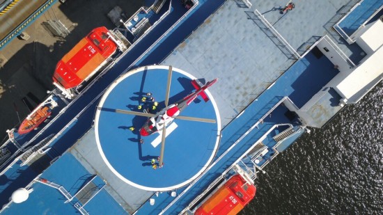Am 10. August 2017 landete die AS 365 N2 der Johanniter Luftrettung erstmals auf dem Decklandeplatz einer Ostseefähre