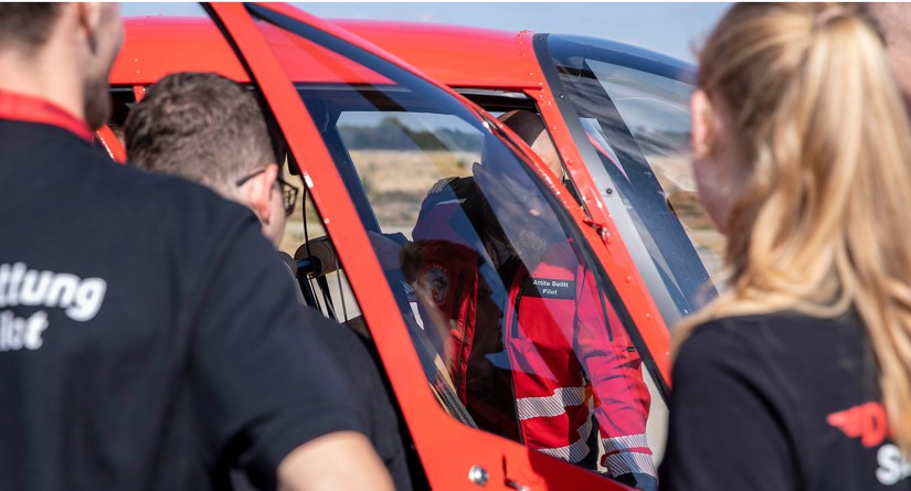 Ausbildung mit erfahrenen Luftrettern: Sieben Flugschüler starten ihre Ausbildung zum Berufshubschrauberpiloten