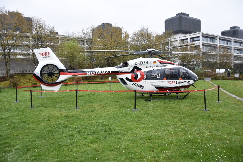 Ist jetzt doch in Dortmund mit von der Partie: der &ldquo;Jubiläumshubschrauber&ldquo; der DRF Luftrettung vom Typ H145 mit Fünfblattrotor (BK117D3)