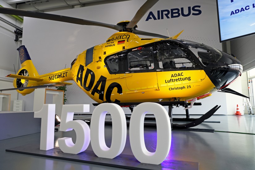 Am vergangenen Mittwoch übergab Airbus Helicopters die 1.500 gefertigte H 135 an die ADAC-Luftrettung gGmbH