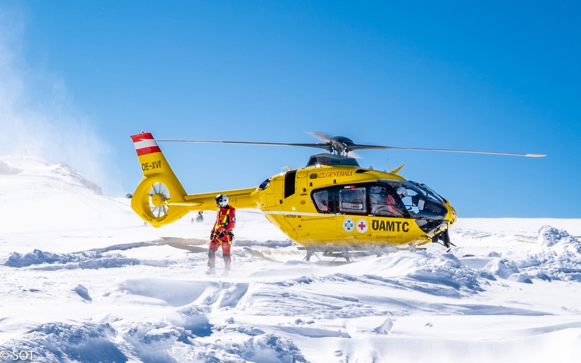 Symbolfoto, Einsatz eines Christophorus-Hubschraubers im Schnee