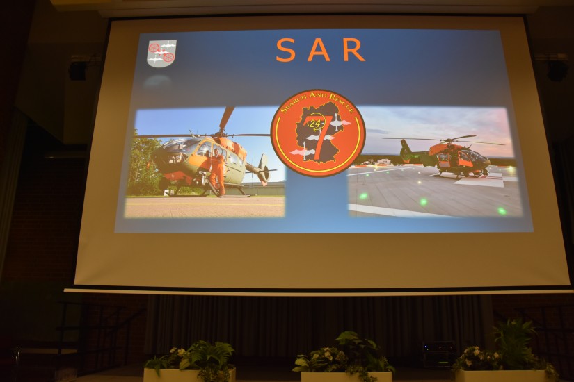 Zu den Vorträgen mit Luftrettungsbezug gehörten ein Vortrag über den jüngst abgeschlossenen Wechsel von der (alt-)bewährten Bell UH-1D auf die (hoch)moderne H145 als SAR-Hubschrauber, ...