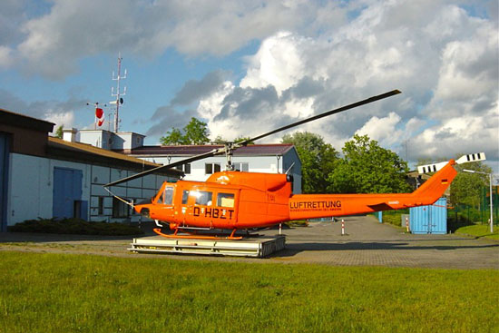 Nachdem in Bremen gewechselt wurde, kam die Bell 212 nach Güstrow, hier zu sehen am ursprünglichen Standort („Schanze“)