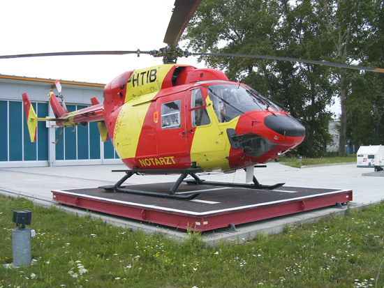 Ein Unikat blieb diese Lackierung in der deutschen Luftrettung. Elbe Helicopter wurde zur Tochter der ADAC Luftrettung GmbH und später wurde auch bei "CHristoph 62" auf das übliche ADAC-Farbschema umgestellt