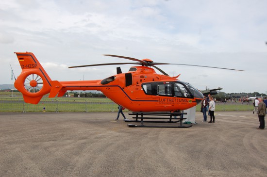 Nicht fehlen durfte im Ausstellungsbereich der Bundespolizei der orange Zivilschutz-Hubschrauber vom Typ EC 135 T2i