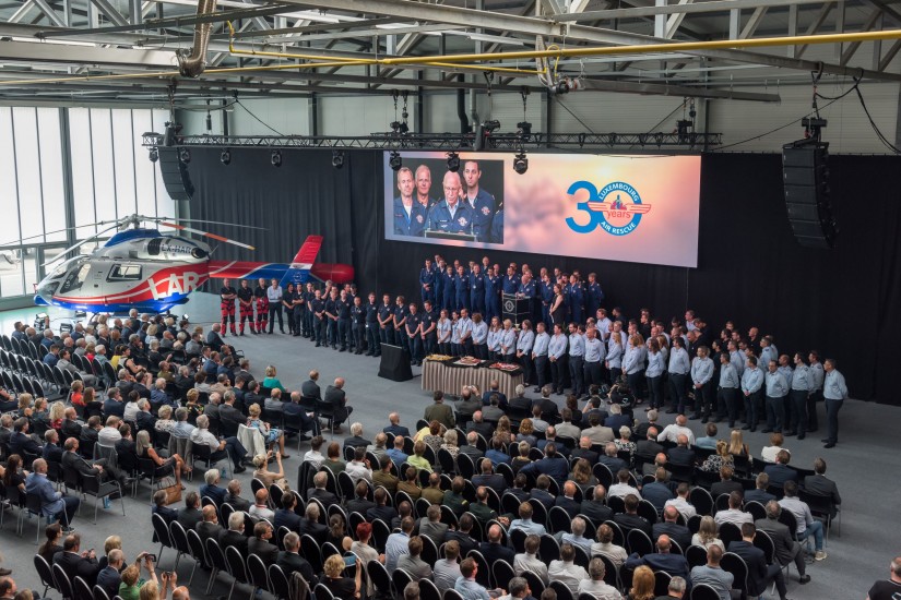 Beeindruckend: LAR-Präsident René Closter und sein LAR-Team präsentierten sich mitsamt Rettungshubschrauber den geladenen Gästen des Festaktes