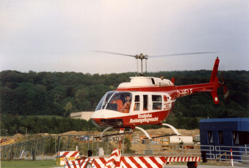 Die Bell 206 ist f&uuml;r heutige Begriffe sehr klein f&uuml;r einen Rettungshubschrauber